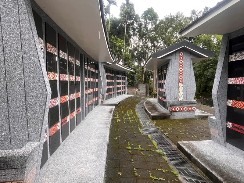 圖片：米亞丸納骨牆