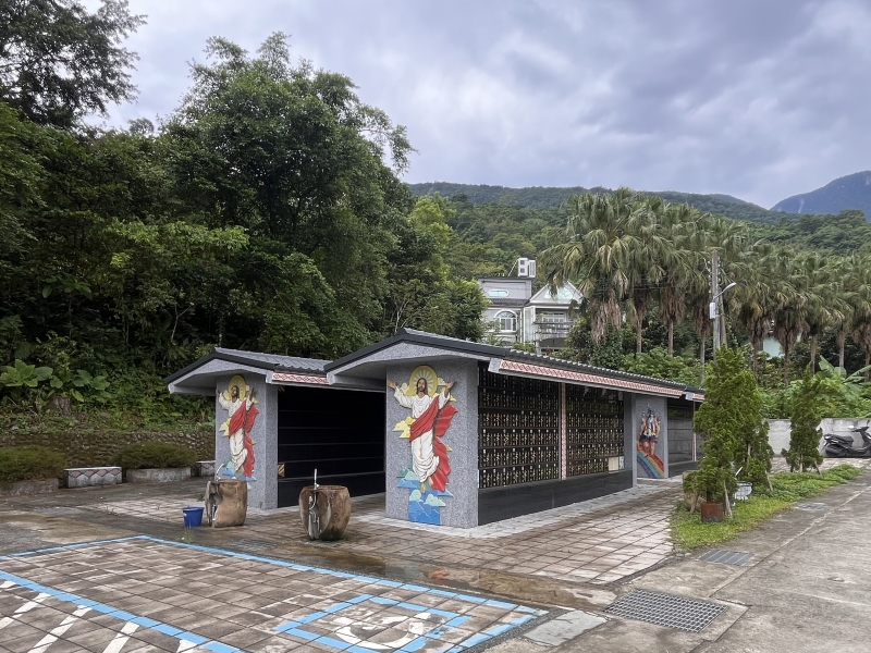 圖片：水源納骨牆